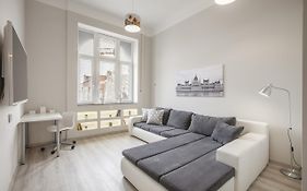 Kings Cross Apartment